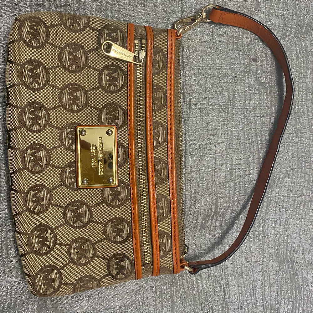 Small beautiful Michael Kors bag